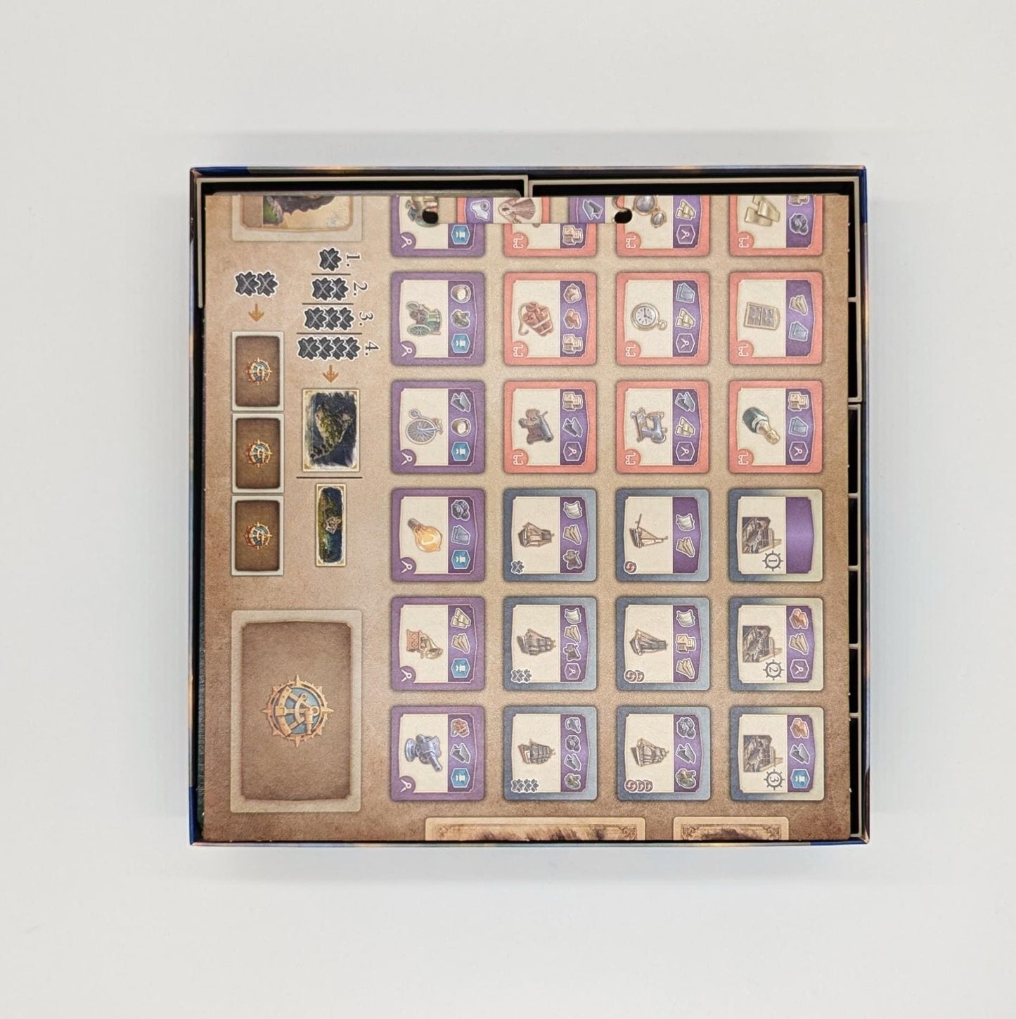 anno 1800 inlay, draufsicht in spieleschachtel, spielbrett ganz oben
