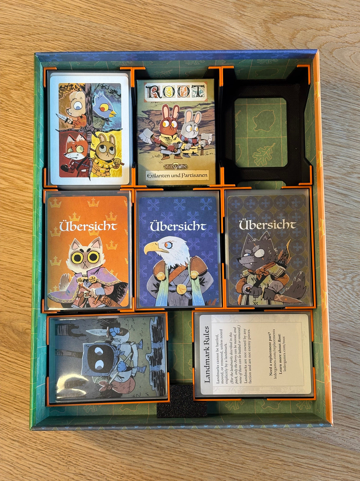 Root Brettspiel in der Box inklusive Insert Ansicht von oben 