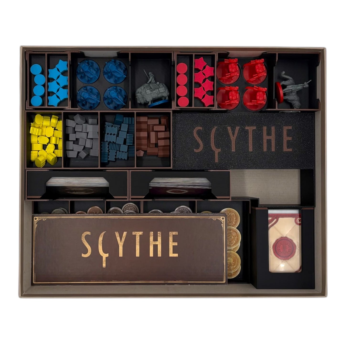 Zweite Lage des Scythe Inserts im Karton mit zusätzlichen Fächern und Einsätzen